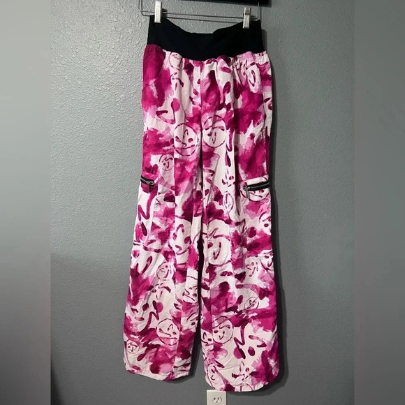 Zumba Sz LG Cargo Athletic Pants Joggers Pink/White dance activewear NWT - Picture 1 of 4